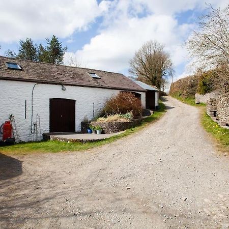 Stunning Barn Conversion On A Family Run Farm Llanfynydd Exterior foto
