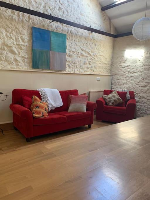 Stunning Barn Conversion On A Family Run Farm Llanfynydd Exterior foto
